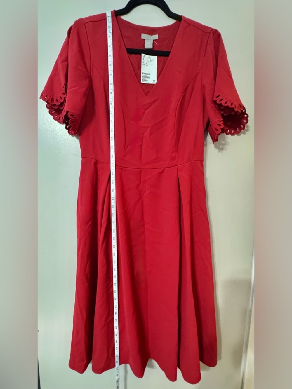 H&M Red Fit & Flare Dress Size 8 Scalloped Eyelet Sleeve V-Neck NWT - Picture 5 of 7